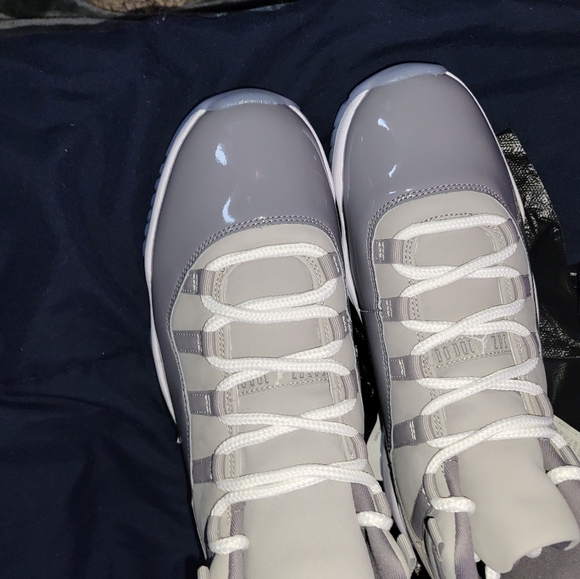 Jordan cool Grey 11's - Picture 3 of 7